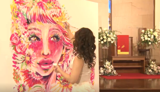 グランドホールの新しいCMをご覧ください。